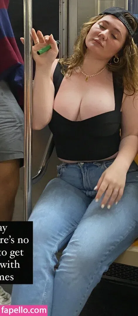 Emma Kenney Onlyfans Photo Gallery 