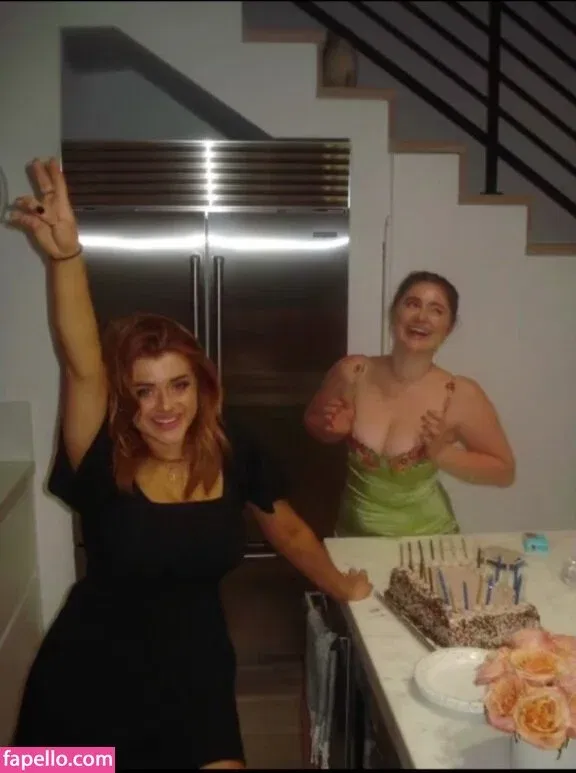 Emma Kenney Onlyfans Photo Gallery 