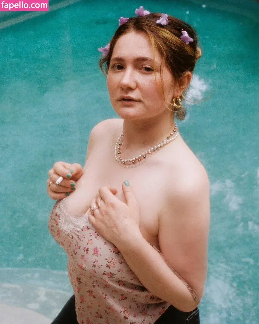 Emma Kenney Onlyfans Photo Gallery 