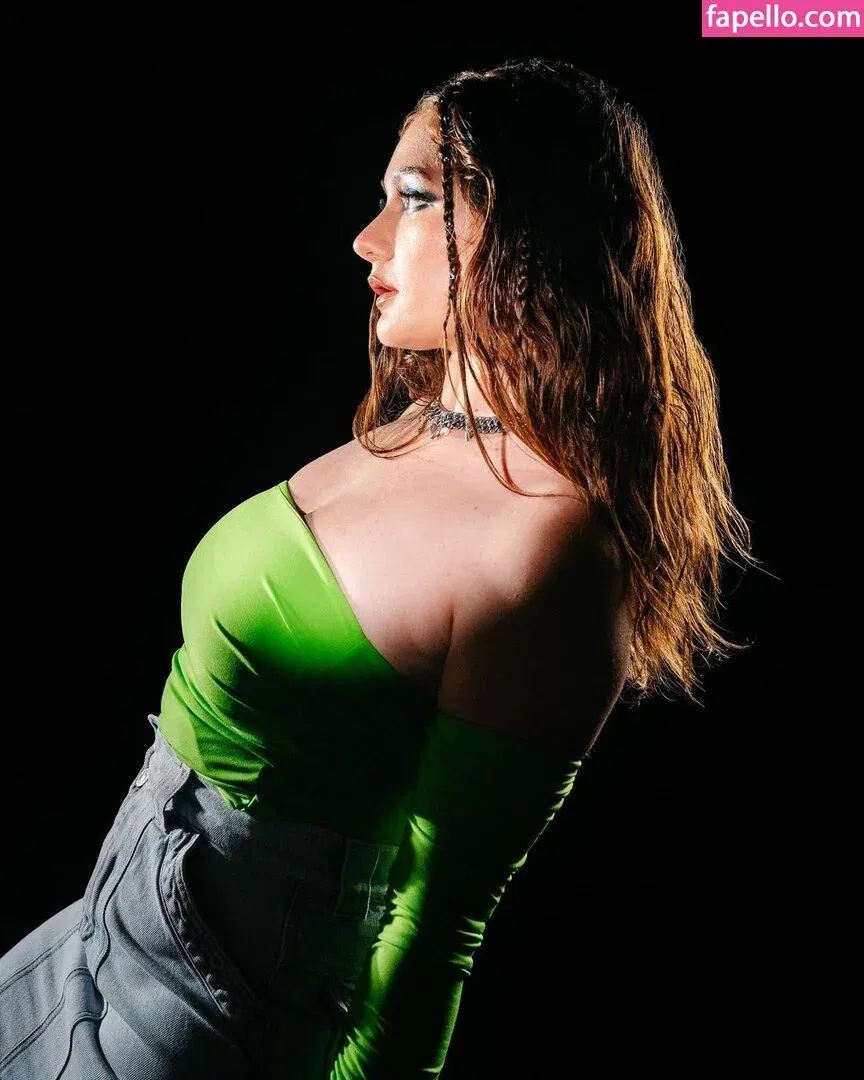 Emma Kenney Onlyfans Photo Gallery 