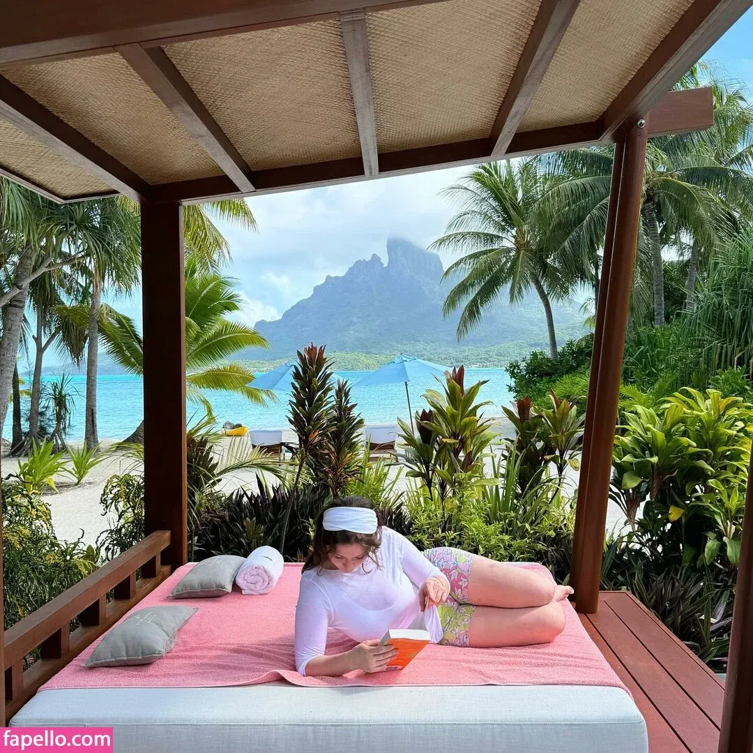 Emma Kenney Onlyfans Photo Gallery 