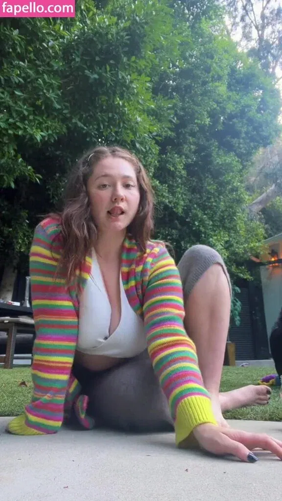 Emma Kenney Onlyfans Photo Gallery 