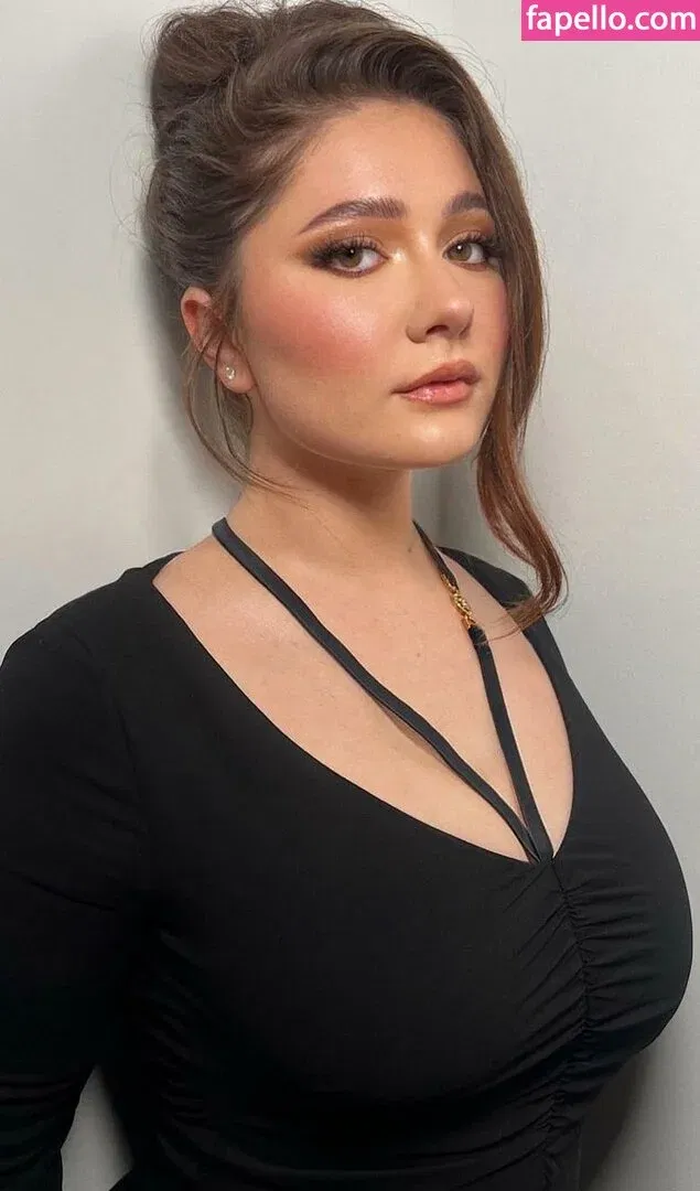 Emma Kenney Onlyfans Photo Gallery 