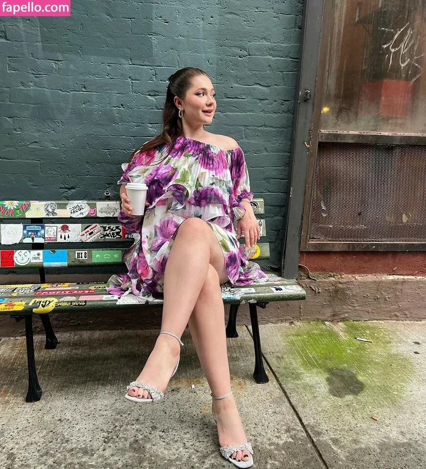 Emma Kenney Onlyfans Photo Gallery 