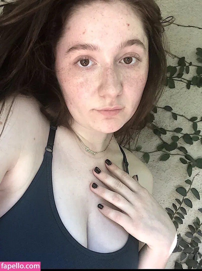 Emma Kenney Onlyfans Photo Gallery 