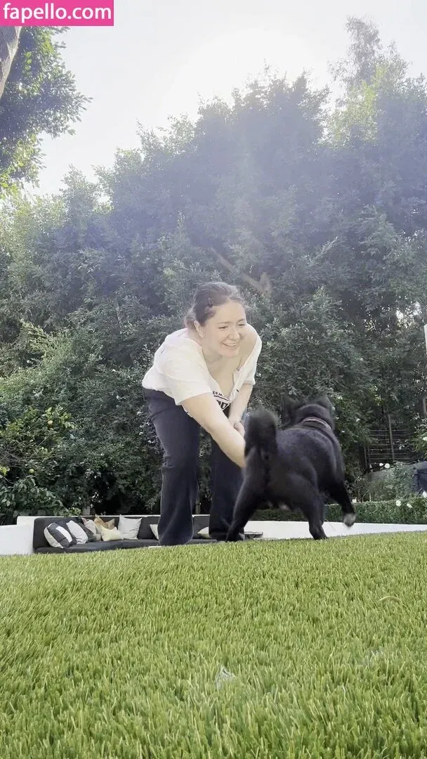 Emma Kenney Onlyfans Photo Gallery 