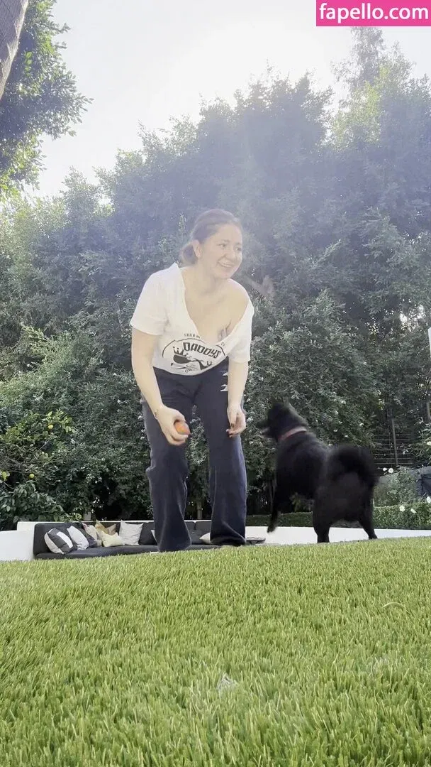 Emma Kenney Onlyfans Photo Gallery 