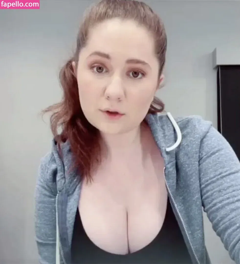Emma Kenney Onlyfans Photo Gallery 