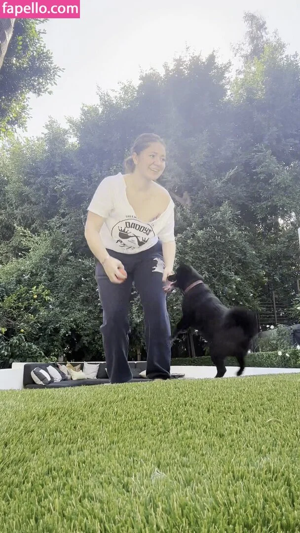 Emma Kenney Onlyfans Photo Gallery 