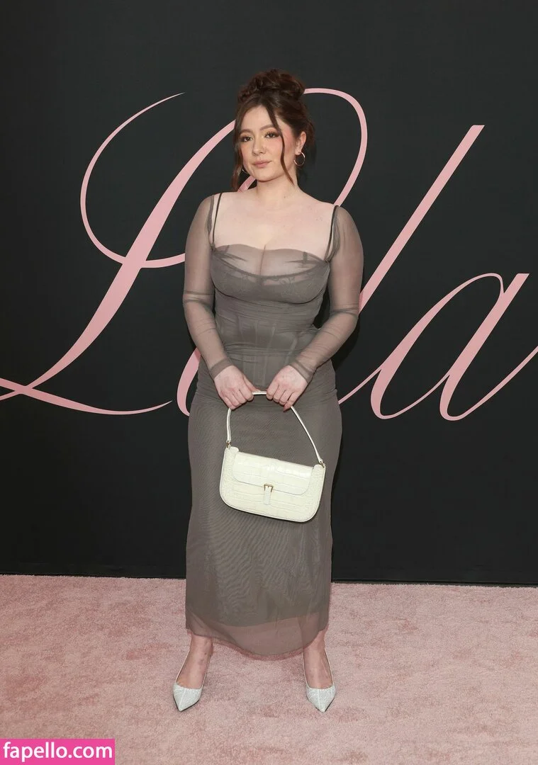 Emma Kenney Onlyfans Photo Gallery 