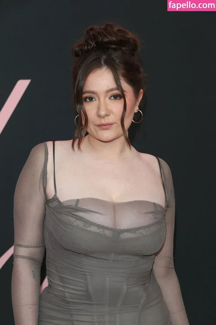 Emma Kenney Onlyfans Photo Gallery 