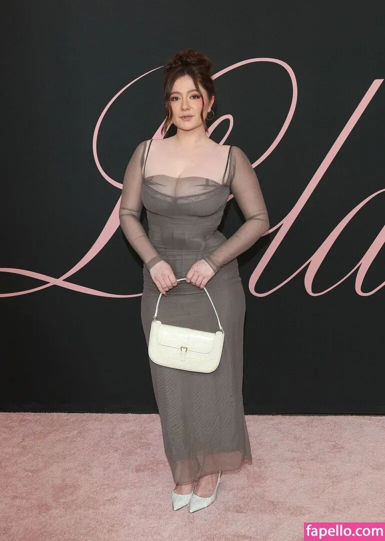 Emma Kenney Onlyfans Photo Gallery 