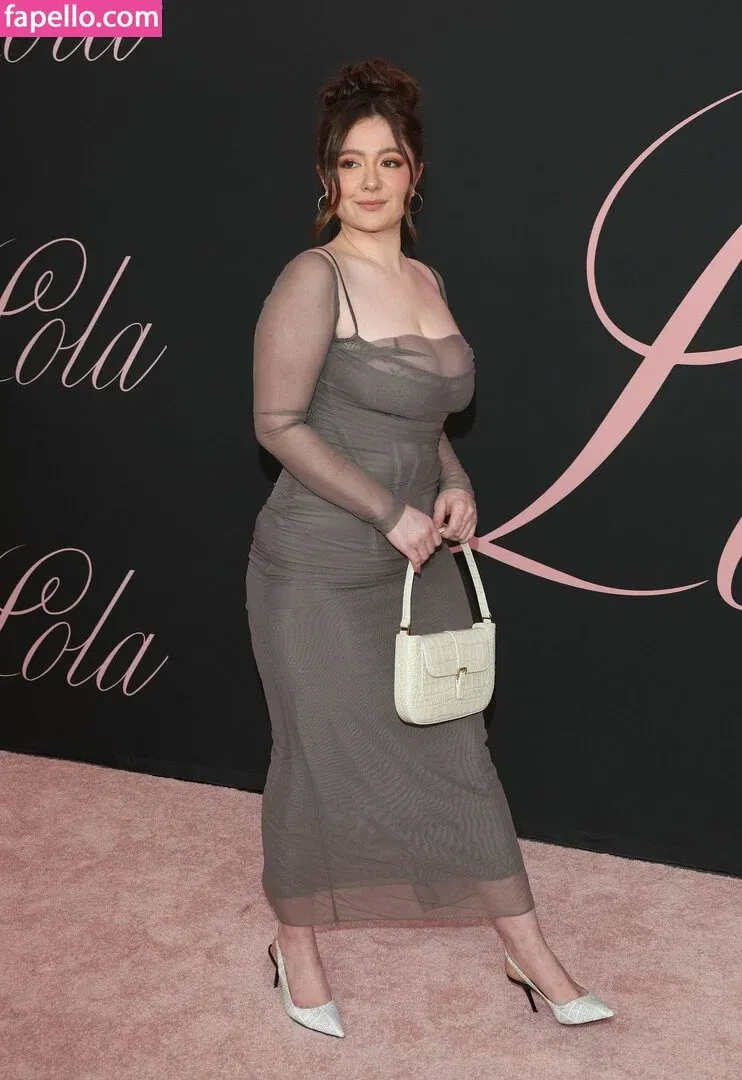 Emma Kenney Onlyfans Photo Gallery 