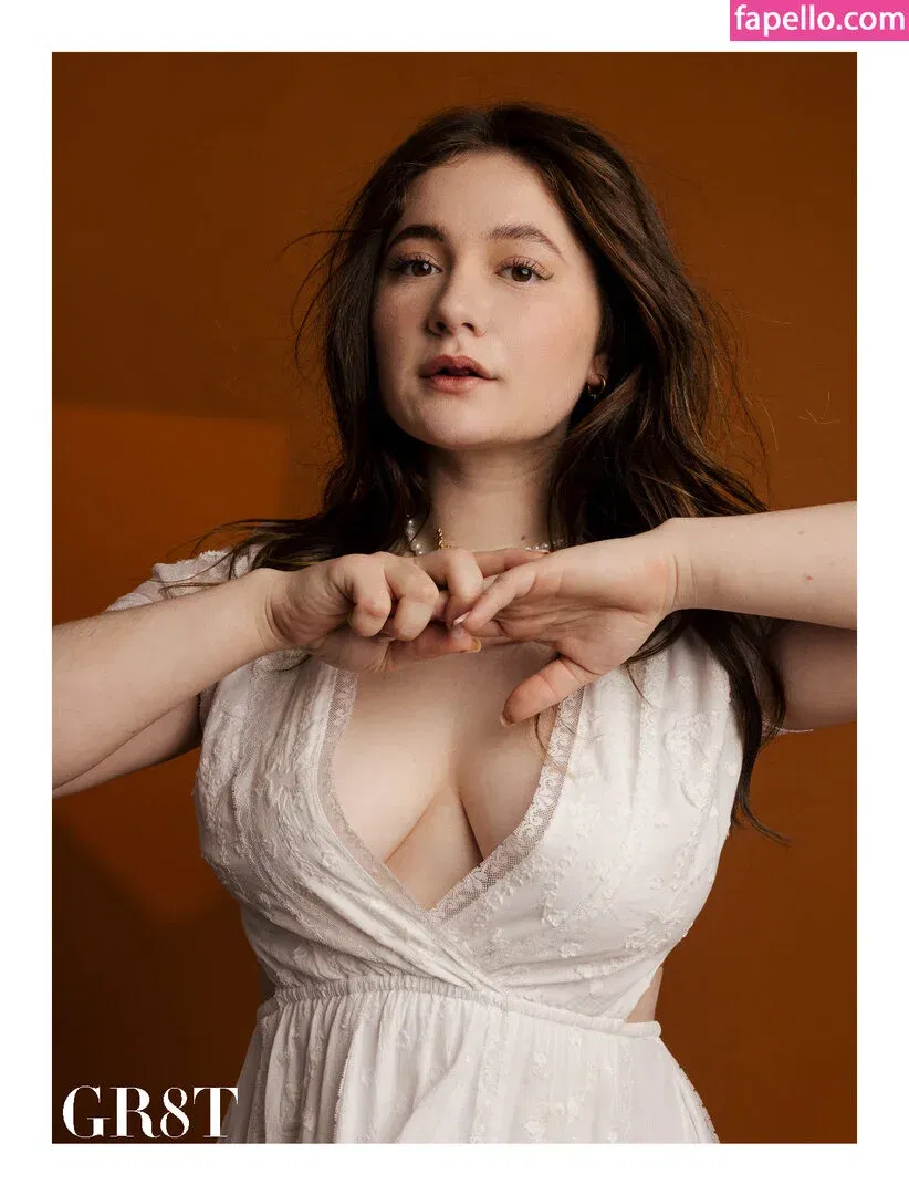 Emma Kenney Onlyfans Photo Gallery 