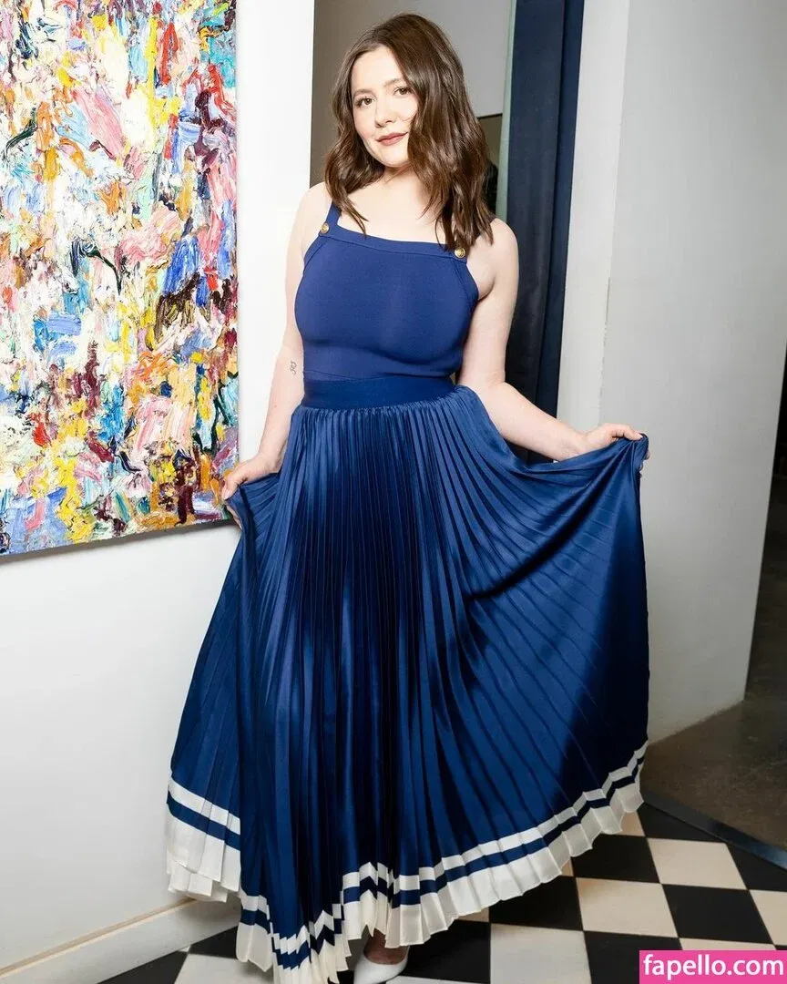 Emma Kenney Onlyfans Photo Gallery 