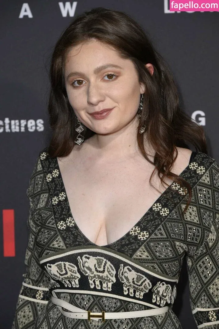 Emma Kenney Onlyfans Photo Gallery 