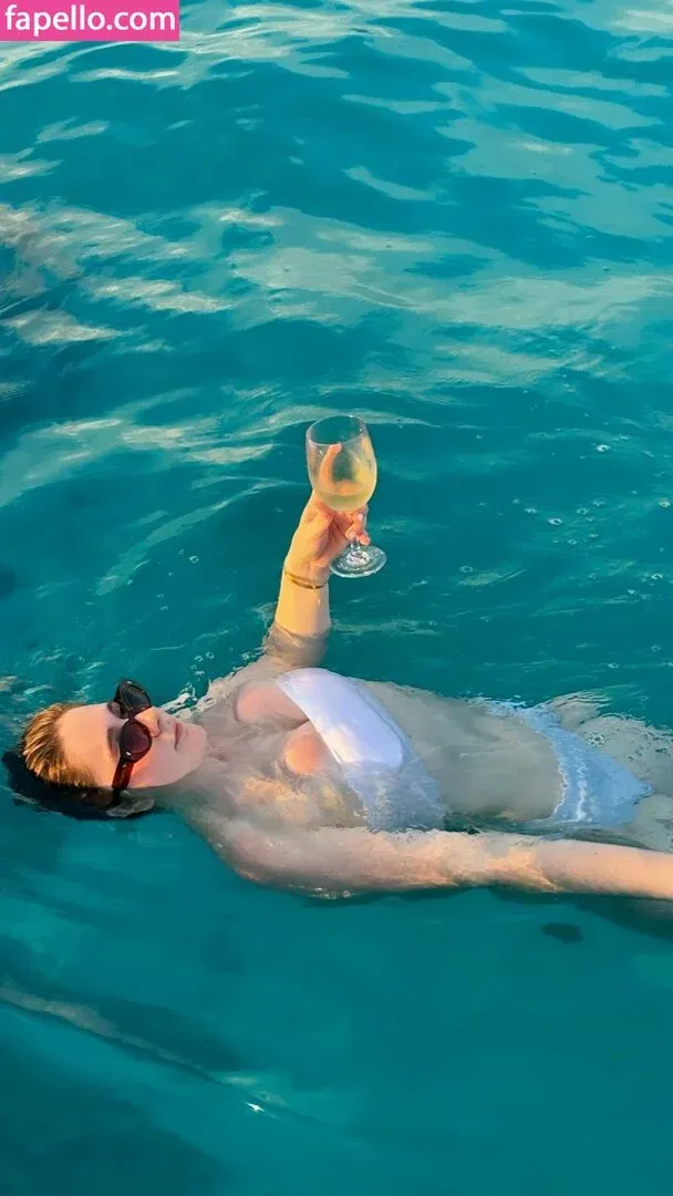 Emma Kenney Onlyfans Photo Gallery 