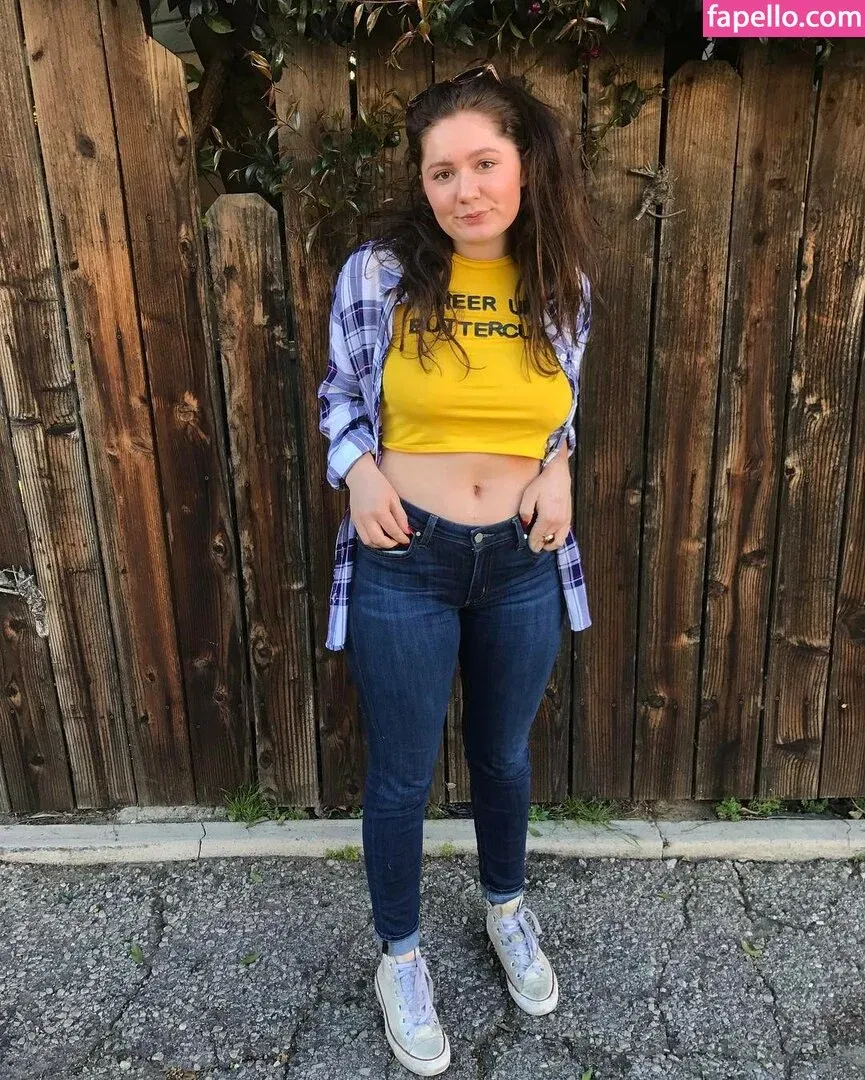 Emma Kenney Onlyfans Photo Gallery 