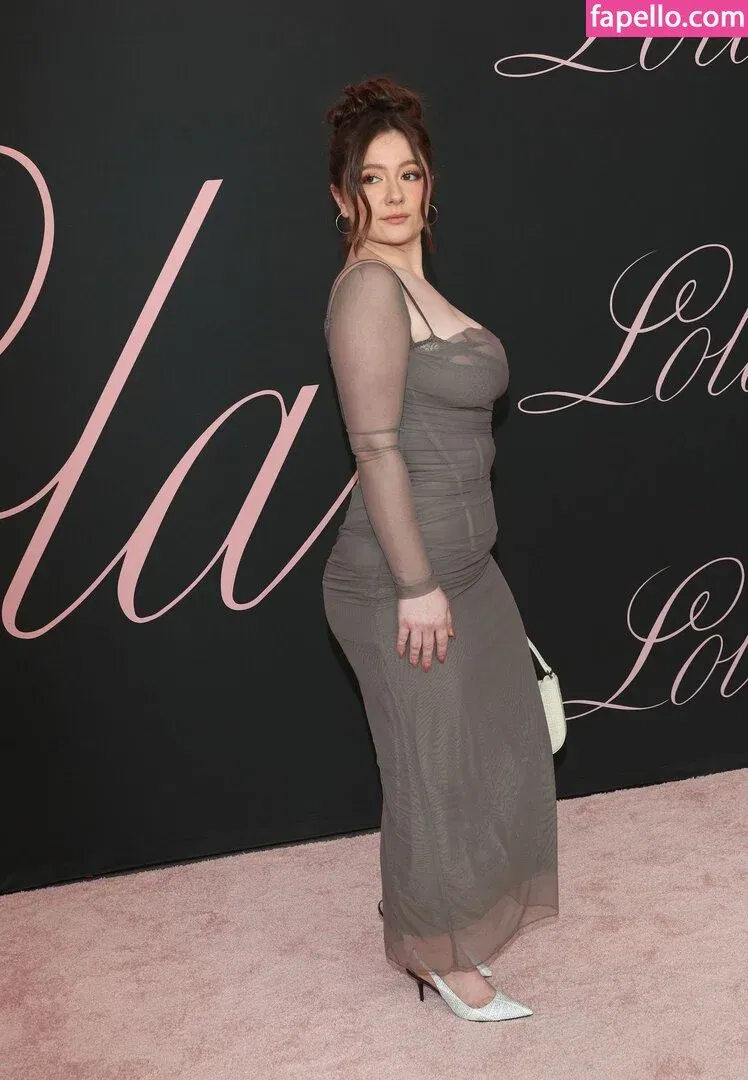 Emma Kenney Onlyfans Photo Gallery 