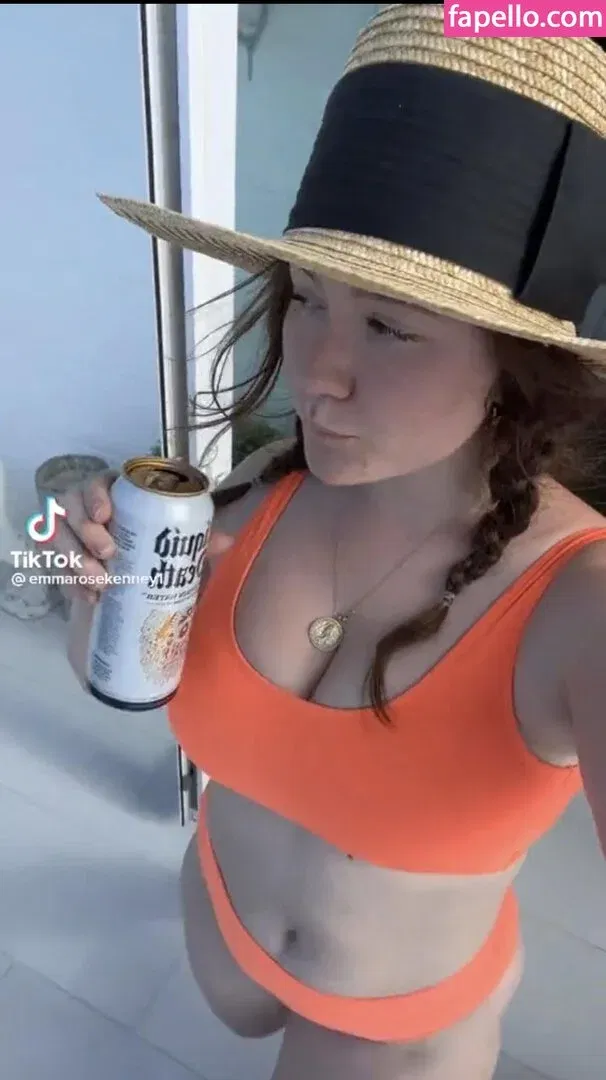 Emma Kenney Onlyfans Photo Gallery 