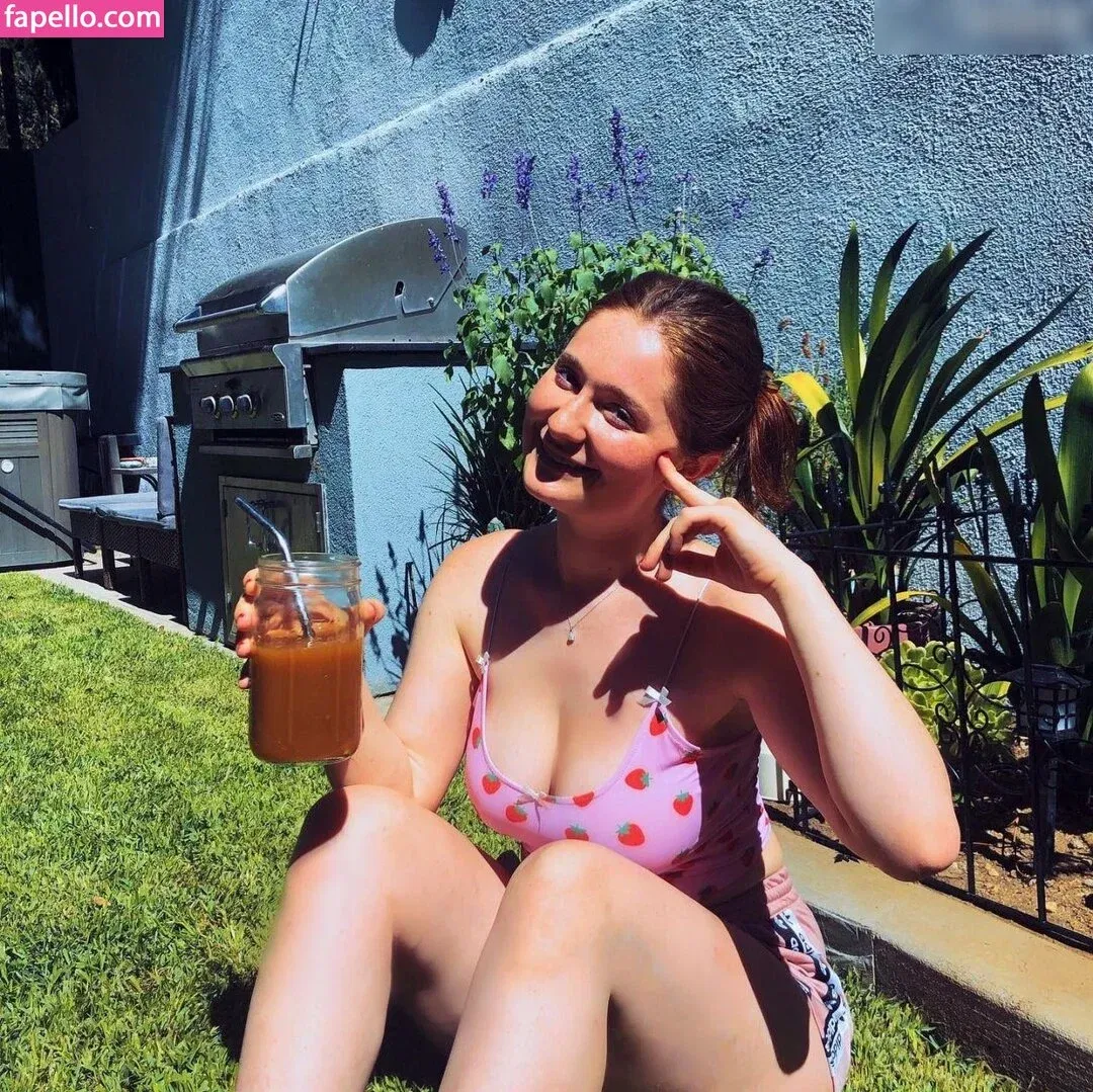 Emma Kenney Onlyfans Photo Gallery 