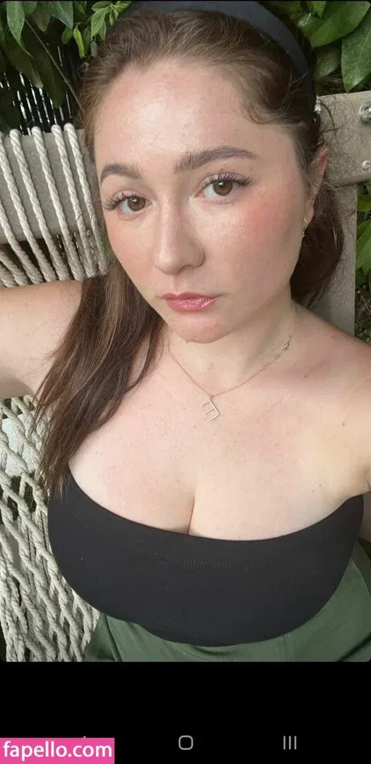 Emma Kenney Onlyfans Photo Gallery 