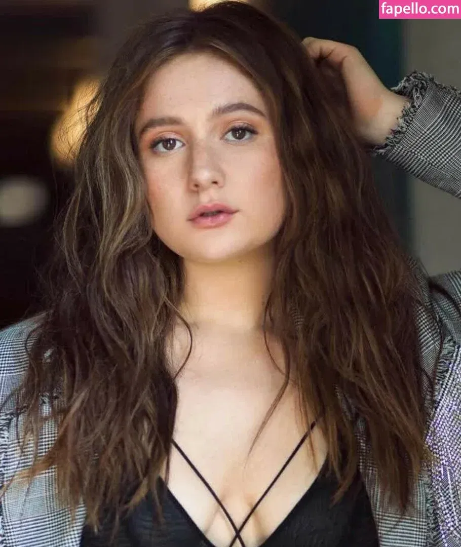 Emma Kenney Onlyfans Photo Gallery 