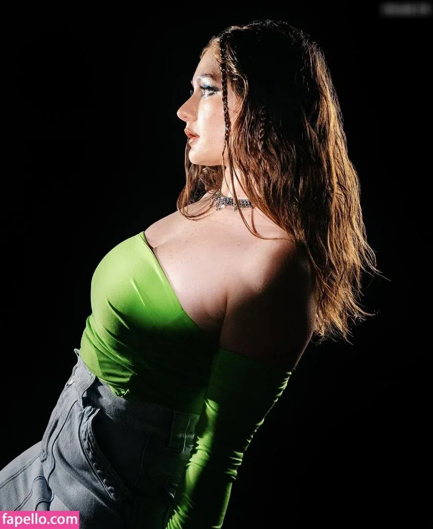 Emma Kenney Onlyfans Photo Gallery 