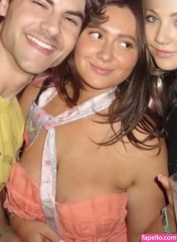 Emma Kenney Onlyfans Photo Gallery 