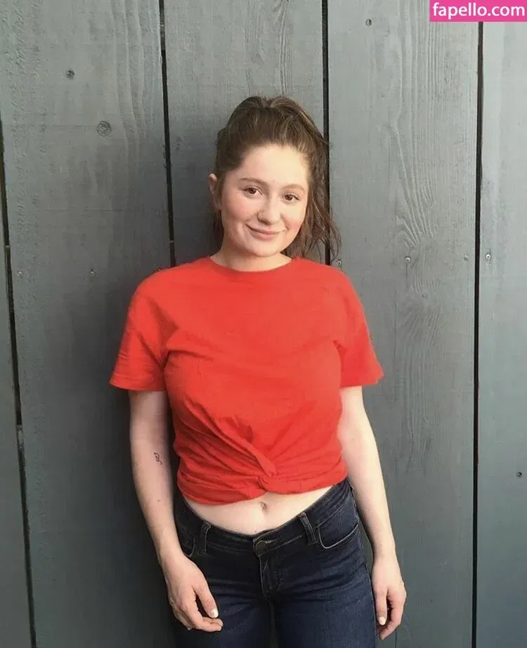 Emma Kenney Onlyfans Photo Gallery 