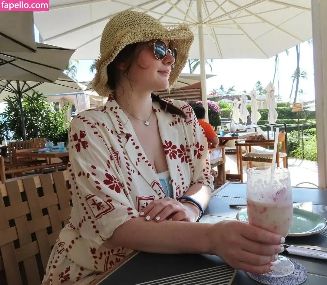 Emma Kenney Onlyfans Photo Gallery 