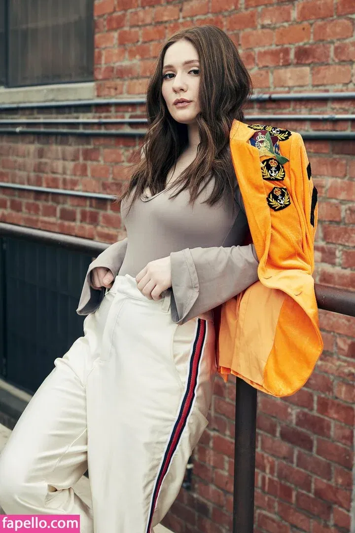 Emma Kenney Onlyfans Photo Gallery 