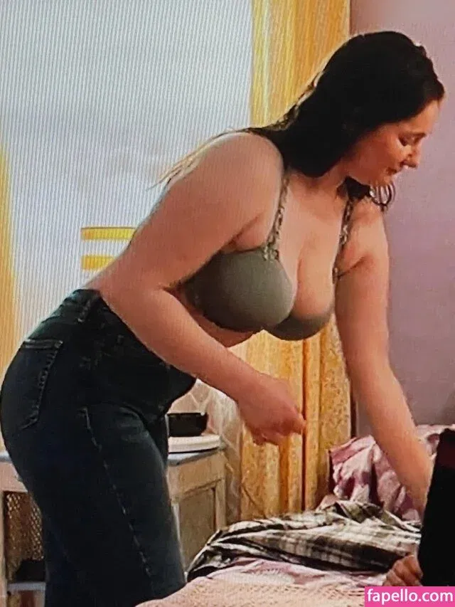 Emma Kenney Onlyfans Photo Gallery 