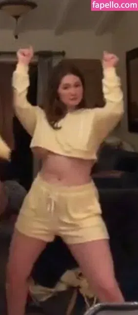 Emma Kenney Onlyfans Photo Gallery 