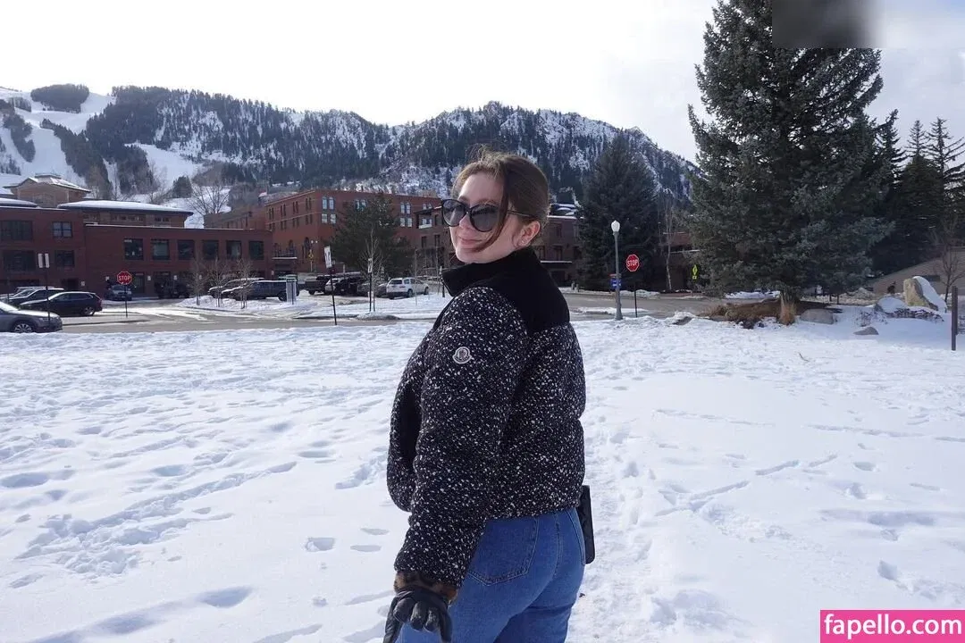 Emma Kenney Onlyfans Photo Gallery 