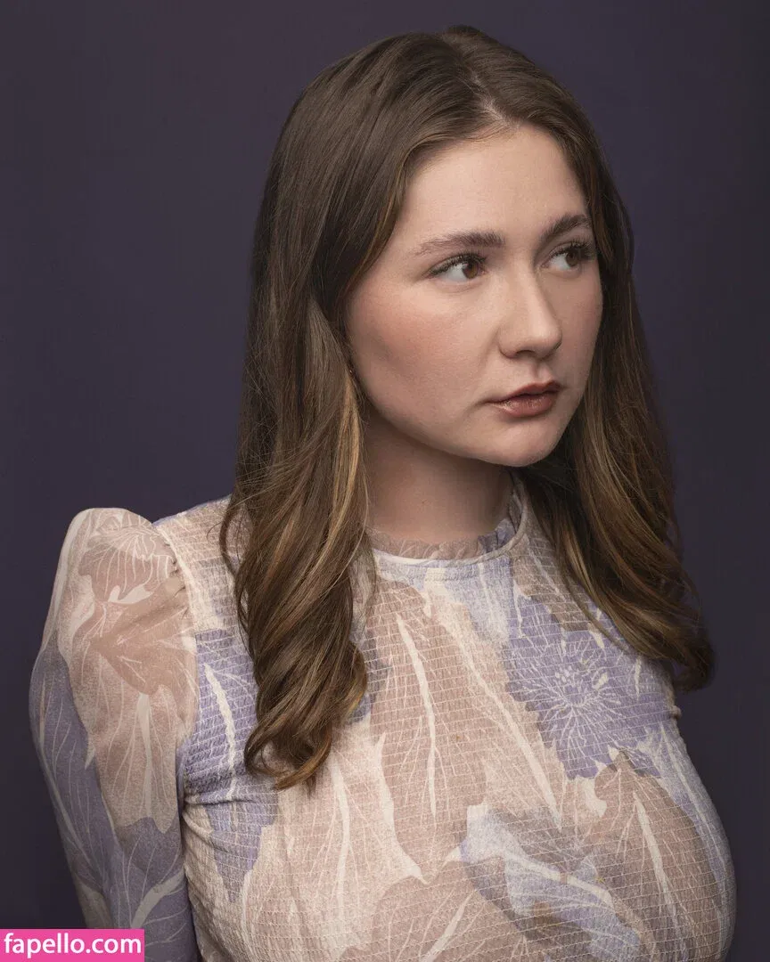 Emma Kenney Onlyfans Photo Gallery 