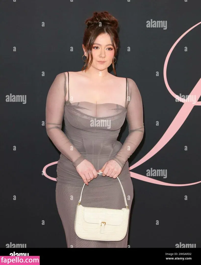 Emma Kenney Onlyfans Photo Gallery 