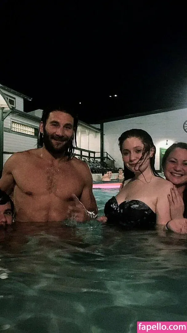 Emma Kenney Onlyfans Photo Gallery 