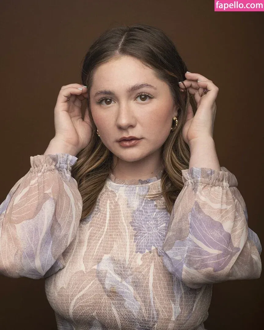 Emma Kenney Onlyfans Photo Gallery 