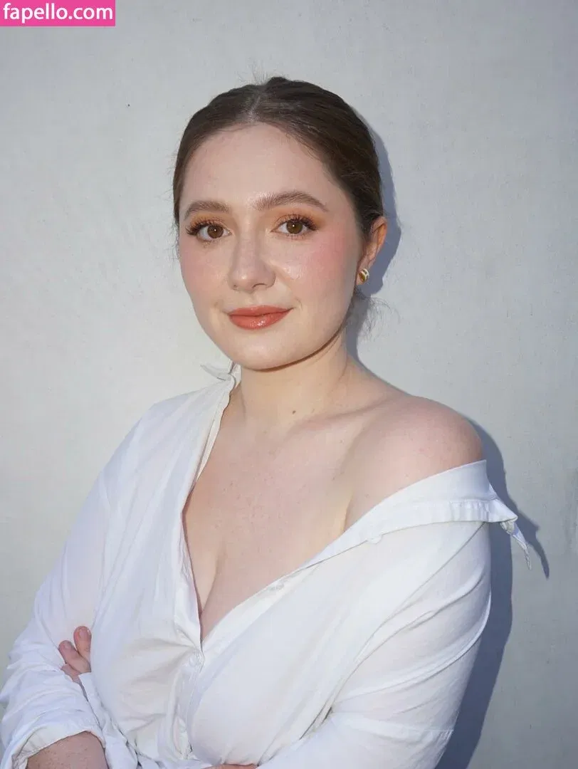 Emma Kenney Onlyfans Photo Gallery 