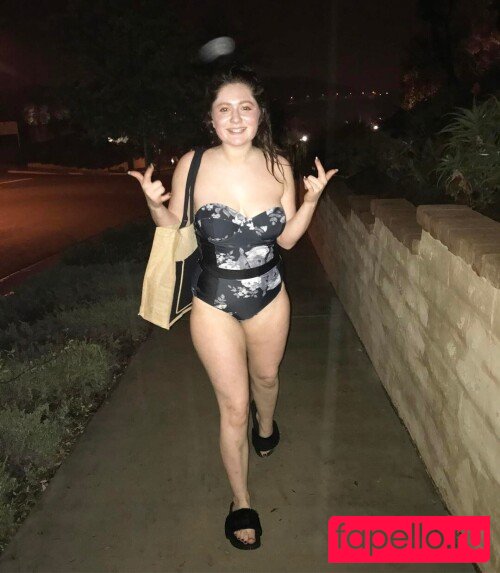 Emma Kenney Onlyfans Photo Gallery 