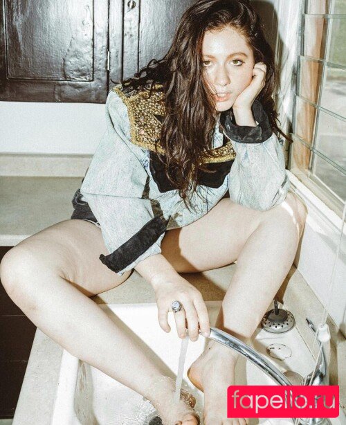 Emma Kenney Onlyfans Photo Gallery 