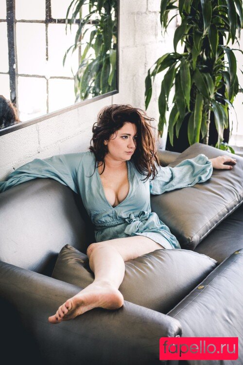 Emma Kenney Onlyfans Photo Gallery 