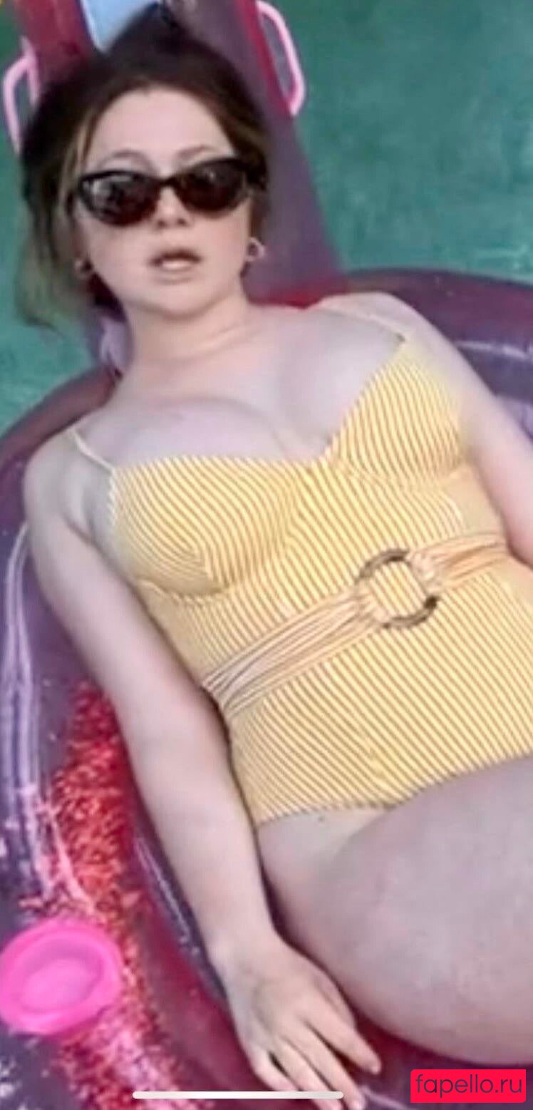 Emma Kenney Onlyfans Photo Gallery 