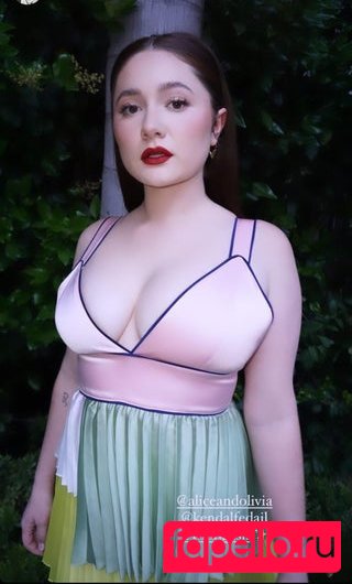 Emma Kenney Onlyfans Photo Gallery 