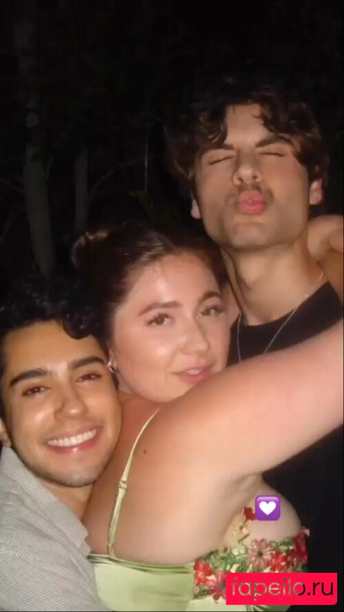 Emma Kenney Onlyfans Photo Gallery 