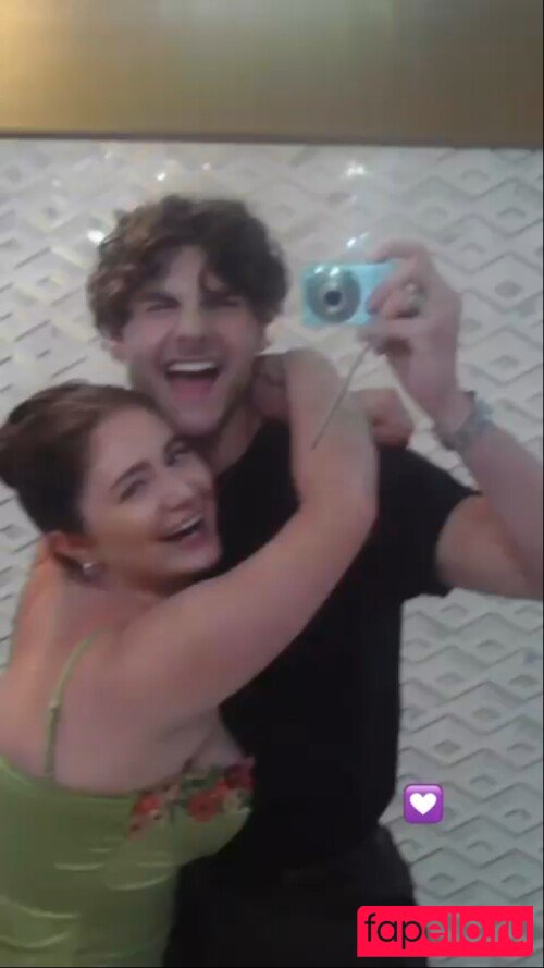 Emma Kenney Onlyfans Photo Gallery 