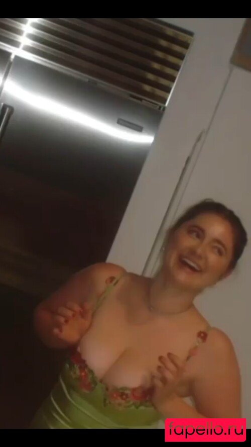 Emma Kenney Onlyfans Photo Gallery 