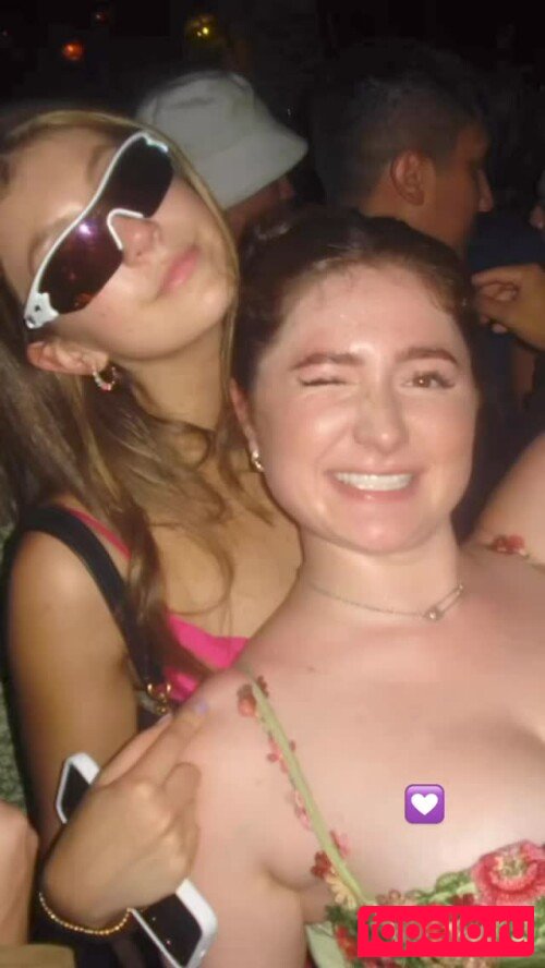 Emma Kenney Onlyfans Photo Gallery 