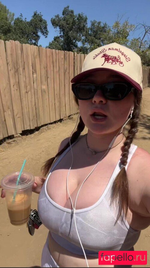 Emma Kenney Onlyfans Photo Gallery 